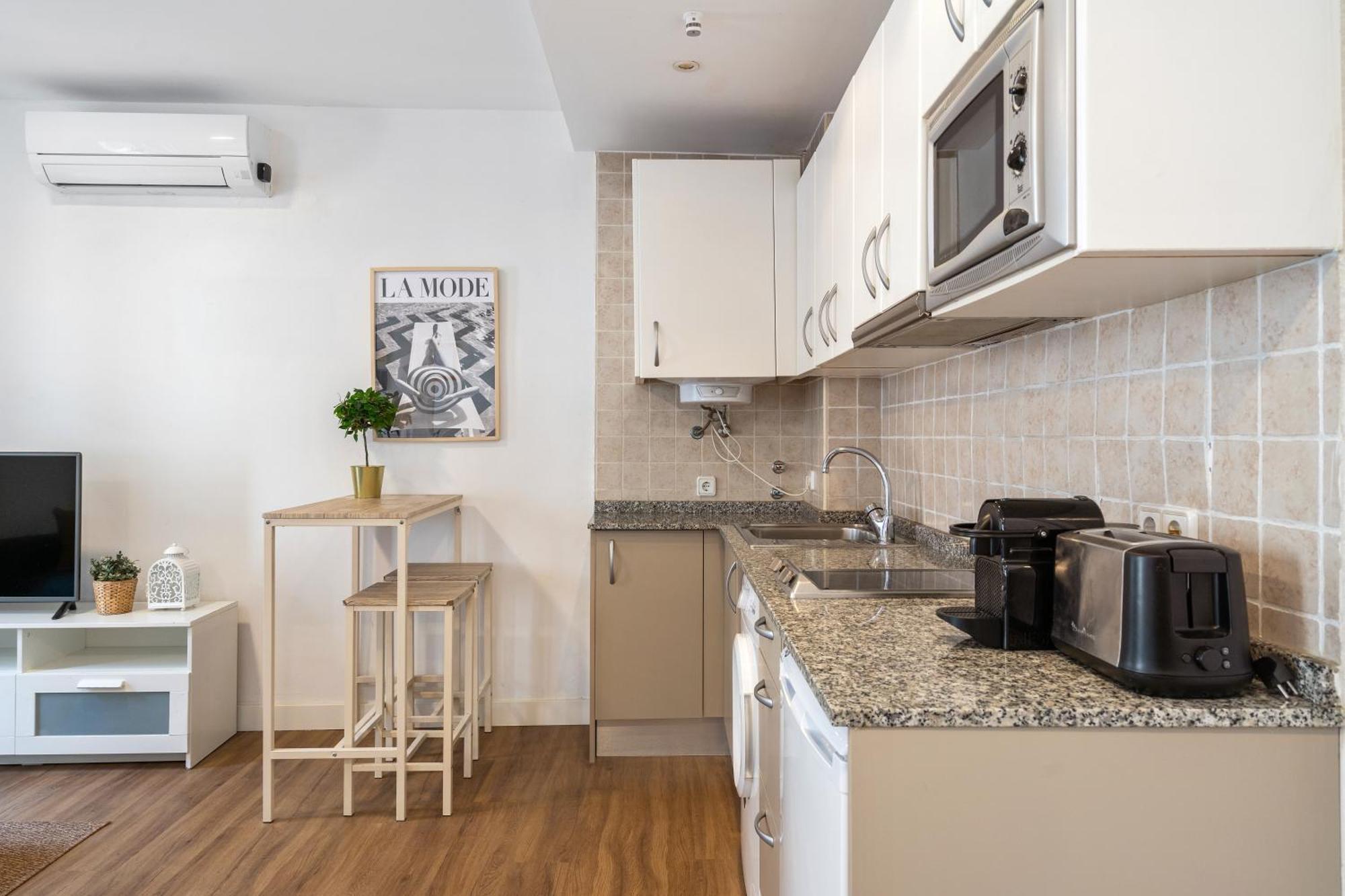 Lodging Apartments Liceu G2 Barcelone Extérieur photo